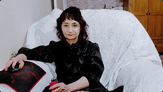 AnnieEltgant online show from 01-15-25, 02:24