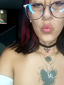 Mariana Joness online show from 01-01-25, 05:22