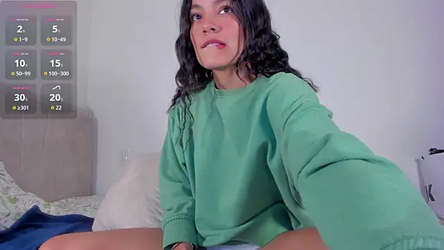 Snapshot of TIFFANYRUSSO chatting on 11-06-25, 04:02 TIFFANYRUSSO online show from 11-06-25, 04:02