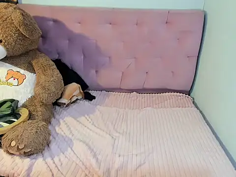 GiannaGoddes online show from 11-15-25, 04:14