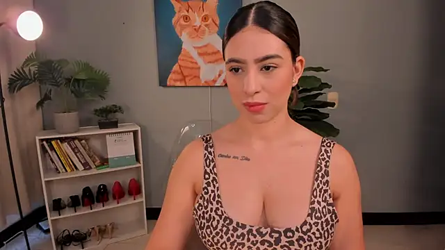 LiaPearce online show from 04-30-26, 01:17