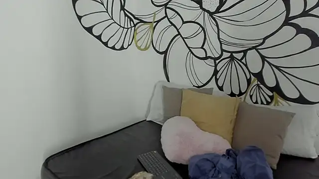 EmilySumer online show from 05-10-26, 03:12