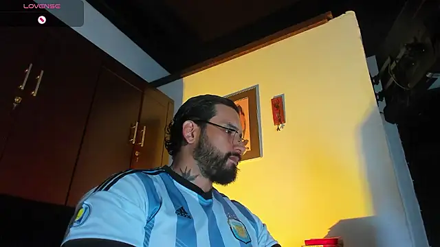 Snapshot of CamiloGray_ chatting on 02-23-26, 02:47 CamiloGray online show from 02-23-26, 02:47