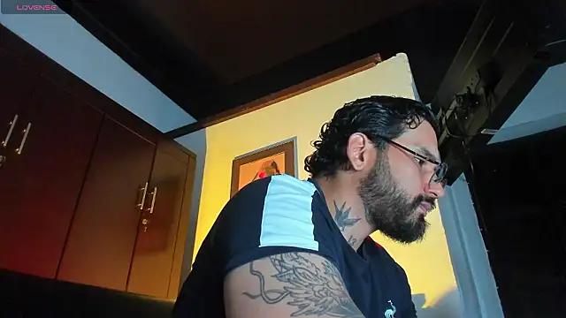 Snapshot of CamiloGray_ chatting on 02-26-26, 01:54 CamiloGray online show from 02-26-26, 01:54