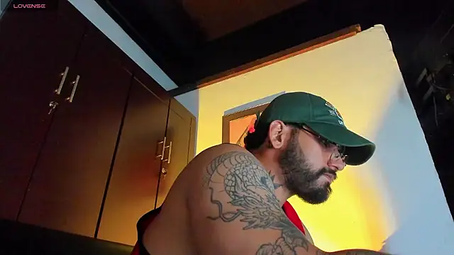 Snapshot of CamiloGray_ chatting on 03-15-26, 02:12 CamiloGray online show from 03-15-26, 02:12