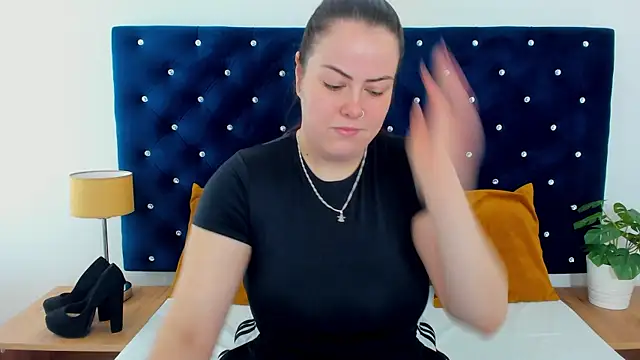 Snapshot of EvaLick chatting on 11-13-25, 06:45 EvaLick online show from 11-13-25, 06:45