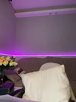 Emma meii online show from 10-18-25, 01:45