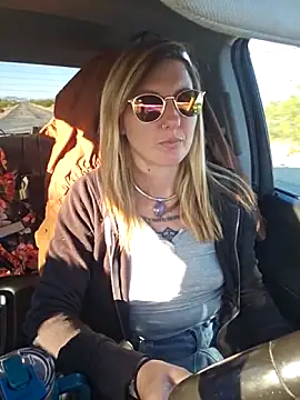 SheIsSomething online show from 02-21-26, 12:22