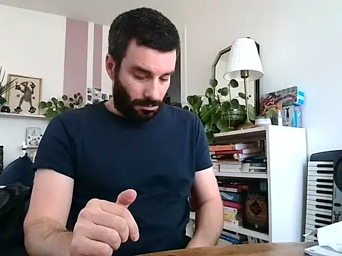 Snapshot of Simon-tem chatting on 03-18-26, 12:41 Simon-tem online show from 03-18-26, 12:41