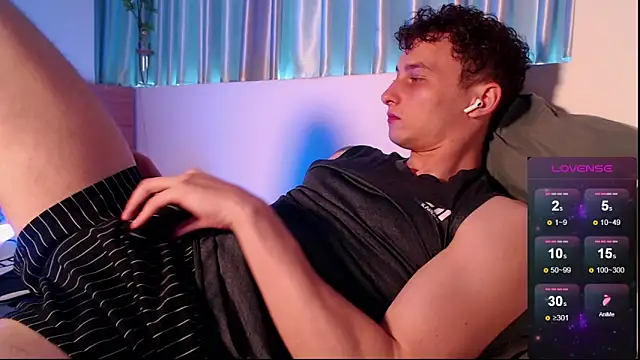 Snapshot of mark_streemm chatting on 03-28-26, 04:45 mark streemm online show from 03-28-26, 04:45