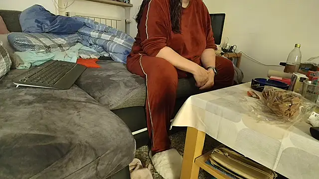 Snapshot of HotBiPaar chatting on 12-16-24, 12:48 HotBiPaar online show from 12-16-24, 12:48