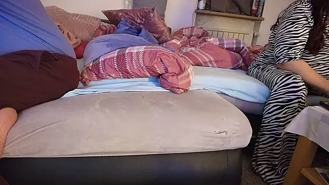 Snapshot of HotBiPaar chatting on 03-13-25, 09:48 HotBiPaar online show from 03-13-25, 09:48