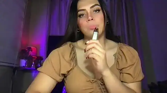 Snapshot of _MissKhimberlyXxx_ chatting on 12-31-24, 06:48  MissKhimberlyXxx  online show from 12-31-24, 06:48