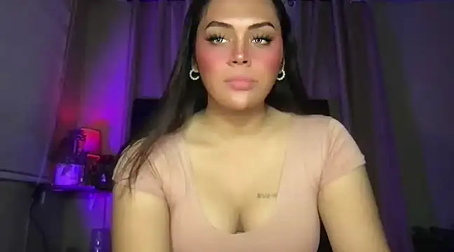 Snapshot of _MissKhimberlyXxx_ chatting on 01-11-25, 01:32  MissKhimberlyXxx  online show from 01-11-25, 01:32