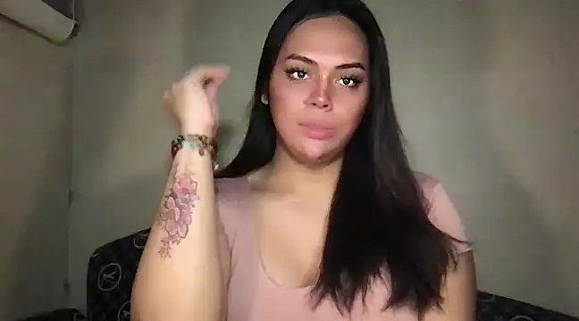 Snapshot of _MissKhimberlyXxx_ chatting on 01-12-25, 05:33  MissKhimberlyXxx  online show from 01-12-25, 05:33