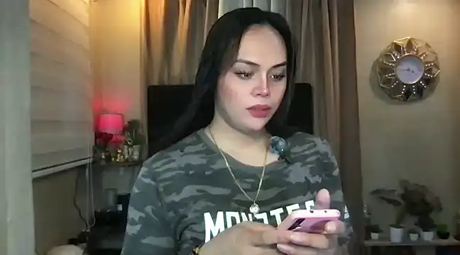 Snapshot of _MissKhimberlyXxx_ chatting on 01-26-25, 07:42  MissKhimberlyXxx  online show from 01-26-25, 07:42