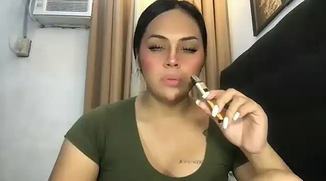 Snapshot of _MissKhimberlyXxx_ chatting on 02-21-25, 01:33  MissKhimberlyXxx  online show from 02-21-25, 01:33