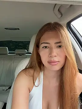 Snapshot of clairewntr chatting on 06-30-26, 06:31 clairewntr online show from 06-30-26, 06:31
