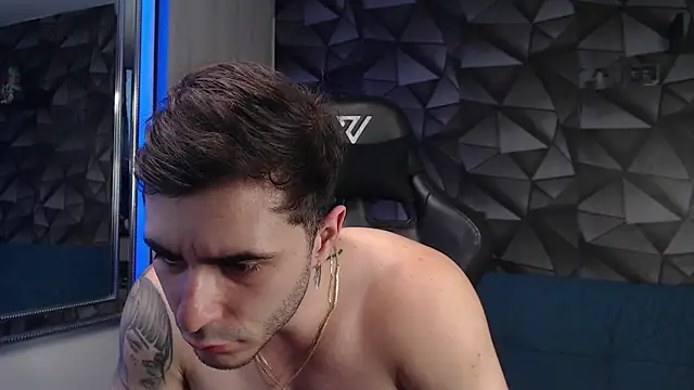 Snapshot of Latino_stud4u chatting on 10-06-25, 11:02 Latino stud4u online show from 10-06-25, 11:02