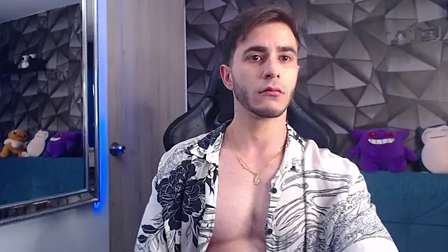 Snapshot of Latino_stud4u chatting on 10-29-25, 01:52 Latino stud4u online show from 10-29-25, 01:52