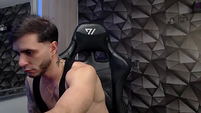 Snapshot of Latino_stud4u chatting on 11-06-25, 11:15 Latino stud4u online show from 11-06-25, 11:15