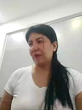 aisha latina online show from 01-21-25, 03:21