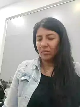 aisha latina online show from 02-20-25, 04:36