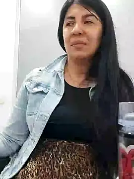 aisha latina online show from 02-20-25, 07:41