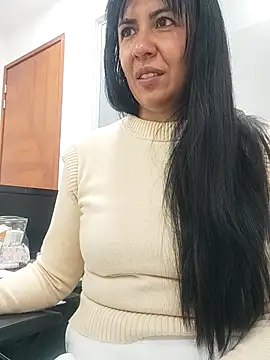 aisha latina online show from 09-15-25, 02:17