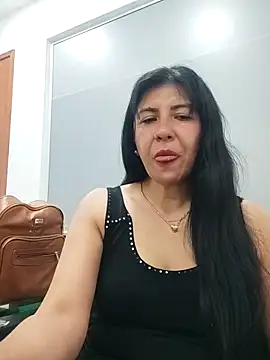 aisha latina online show from 09-19-25, 03:02