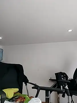 aisha latina online show from 10-16-25, 03:13