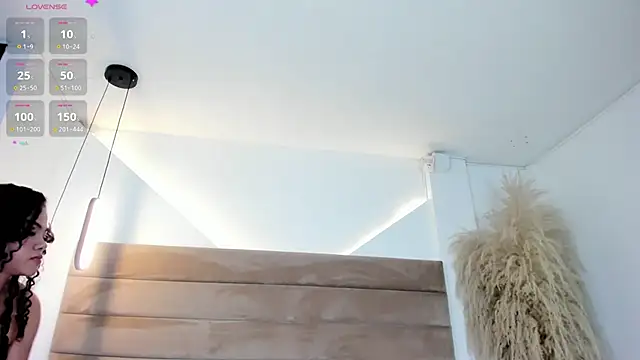 Snapshot of ValerieDiaz_ chatting on 12-13-24, 12:06 ValerieDiaz online show from 12-13-24, 12:06