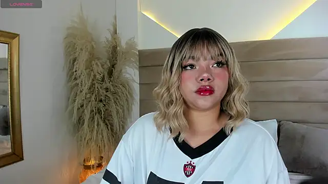 ValerieDiaz  online show from 10-22-25, 12:16