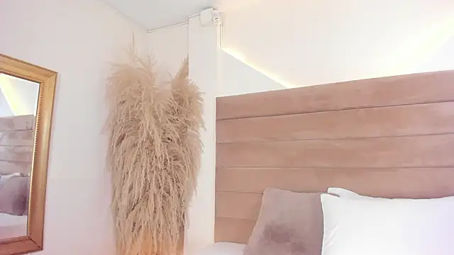 ValerieDiaz  online show from 11-05-25, 12:05