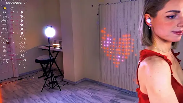 Snapshot of Arielle__03 chatting on 02-15-26, 12:40 Arielle 03 online show from 02-15-26, 12:40