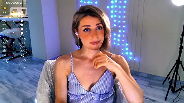 Snapshot of Arielle__03 chatting on 03-01-26, 12:45 Arielle 03 online show from 03-01-26, 12:45