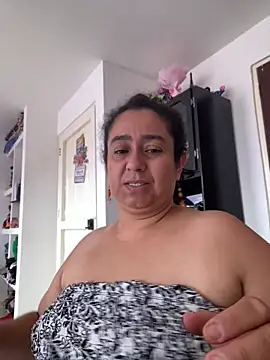 Snapshot of agathaxxx-69 chatting on 06-18-26, 05:50 agathaxxx-69 online show from 06-18-26, 05:50
