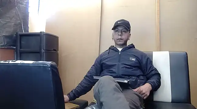 Black hot266 online show from 12-12-24, 01:39