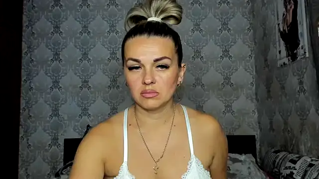 Snapshot of NicoletMoore chatting on 09-25-25, 07:28 NicoletMoore online show from 09-25-25, 07:28