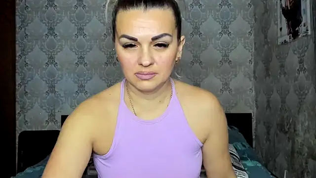 Snapshot of NicoletMoore chatting on 01-09-26, 08:32 NicoletMoore online show from 01-09-26, 08:32