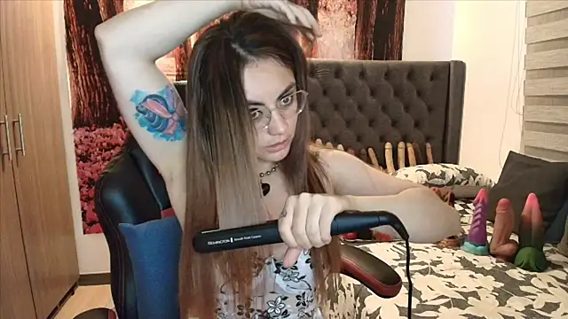 Snapshot of sofia23dirty chatting on 06-27-26, 10:04 sofia23dirty online show from 06-27-26, 10:04