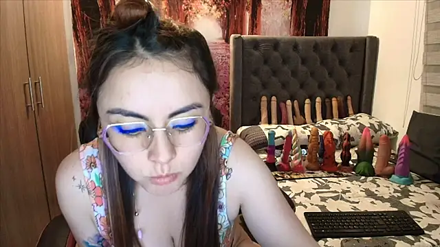 Snapshot of sofia23dirty chatting on 07-06-26, 10:23 sofia23dirty online show from 07-06-26, 10:23