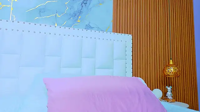 IrresistibleMilf online show from 10-15-25, 12:27