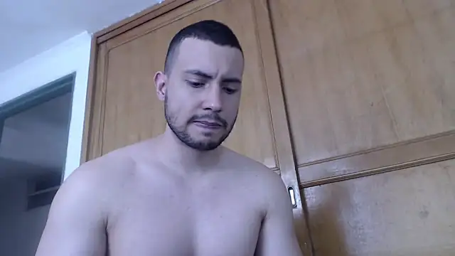Snapshot of Armando_2002 chatting on 07-02-26, 04:13 Armando 2002 online show from 07-02-26, 04:13