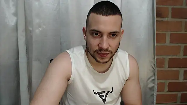 Snapshot of Armando_2002 chatting on 07-23-26, 07:01 Armando 2002 online show from 07-23-26, 07:01