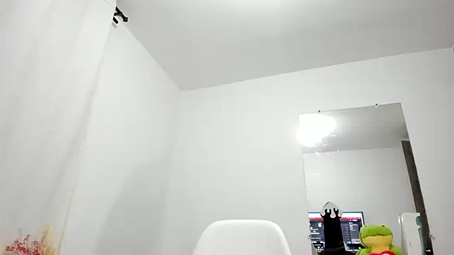 Snapshot of esmeraldamfc chatting on 02-25-25, 12:58 esmeraldamfc online show from 02-25-25, 12:58