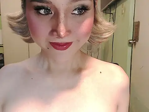Ezradeliciosa online show from 05-20-26, 02:51