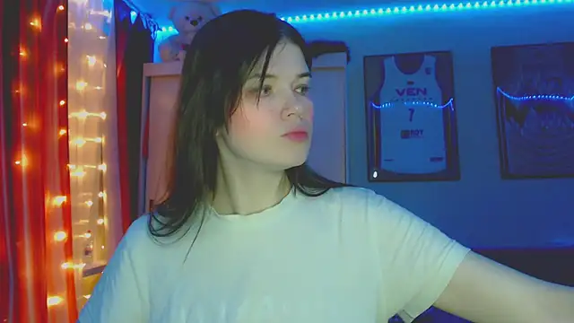 Snapshot of Klementa chatting on 04-19-26, 07:05 Klementa online show from 04-19-26, 07:05