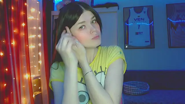 Snapshot of Klementa chatting on 04-23-26, 07:05 Klementa online show from 04-23-26, 07:05
