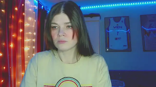 Snapshot of Klementa chatting on 04-25-26, 07:00 Klementa online show from 04-25-26, 07:00